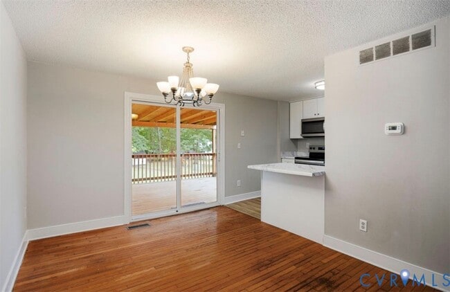Building Photo - 5712 Willowbranch Dr