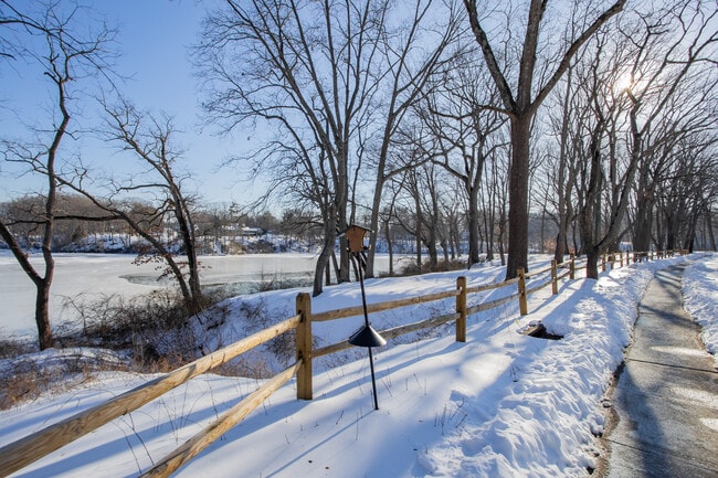 Building Photo - 24 Danbury Ct