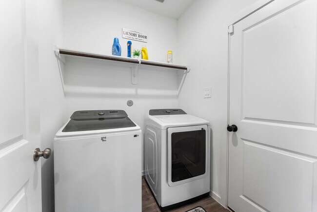 Building Photo - 3126 Stonebriar Dr