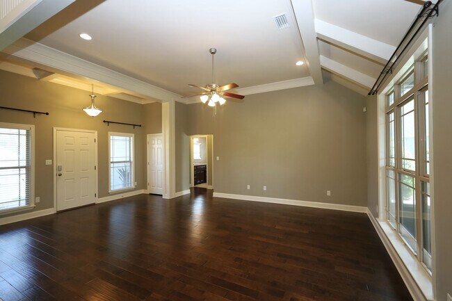 Building Photo - 4634 Amelia Cir