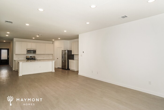 Building Photo - 4052 Shaw Tree