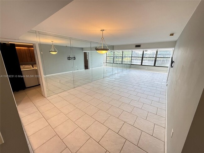 Building Photo - 1522 Whitehall Dr