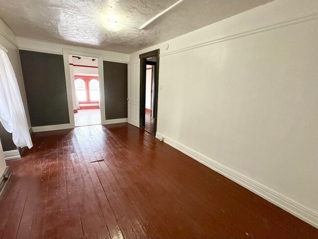 Building Photo - 342 N Newberry St