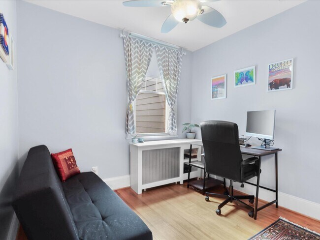 Building Photo - 1813 Bay St SE