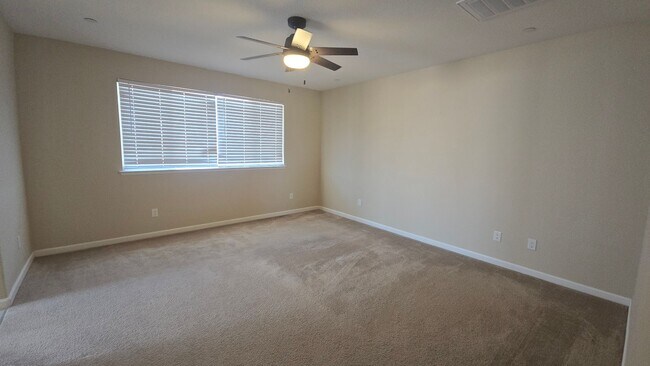 Building Photo - 1443 Greenbrier Dr