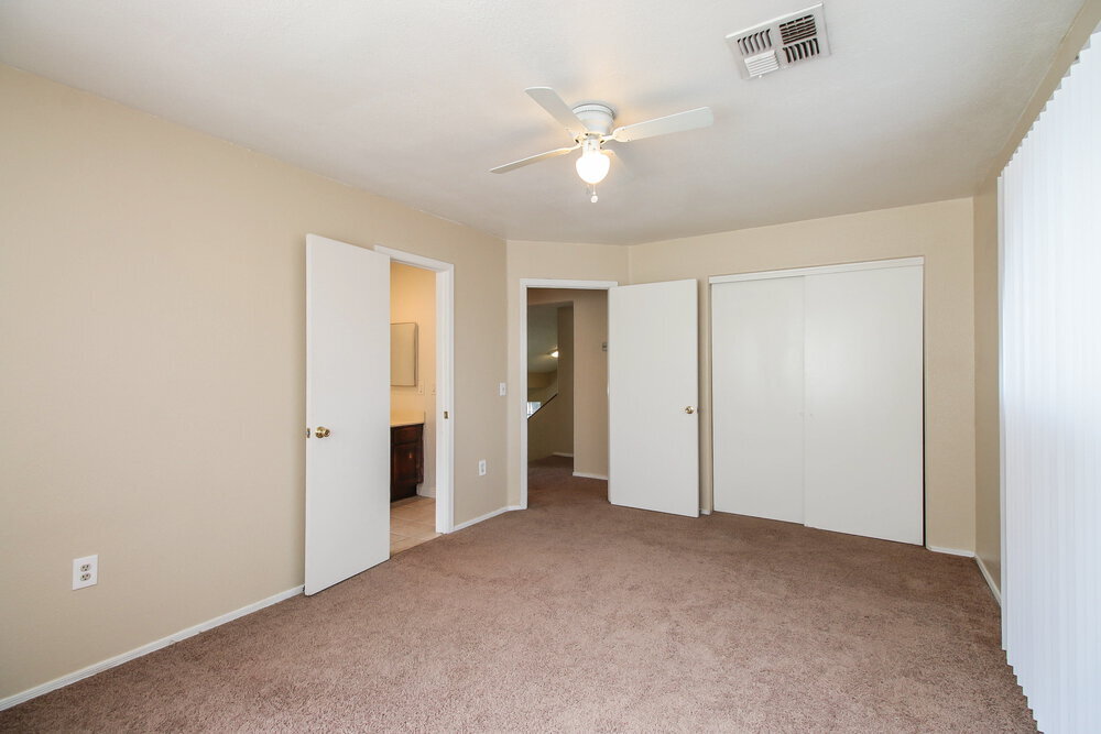 Building Photo - 1158 N Florence Dr