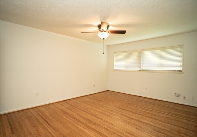 Building Photo - 4522 Briarbend Dr