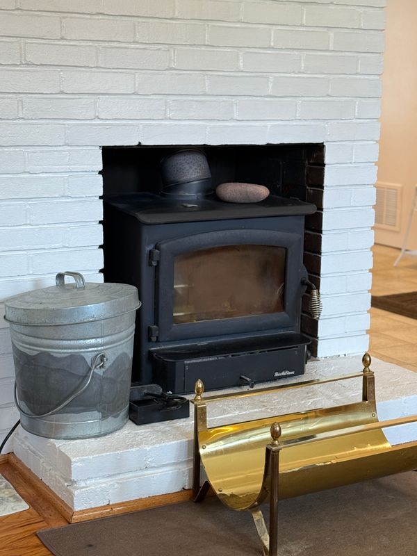 Building Photo - 407 Calvin Ln