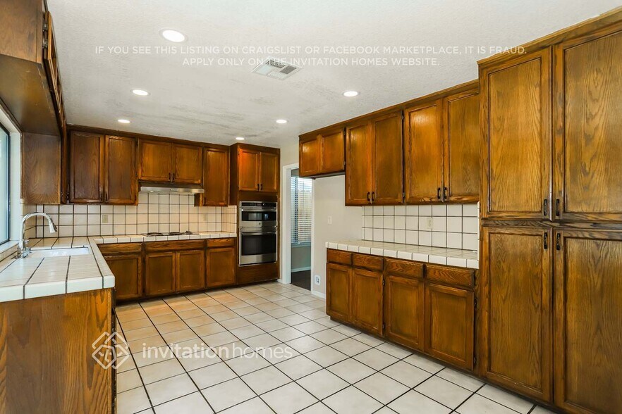 Building Photo - 1241 Countryside Ln