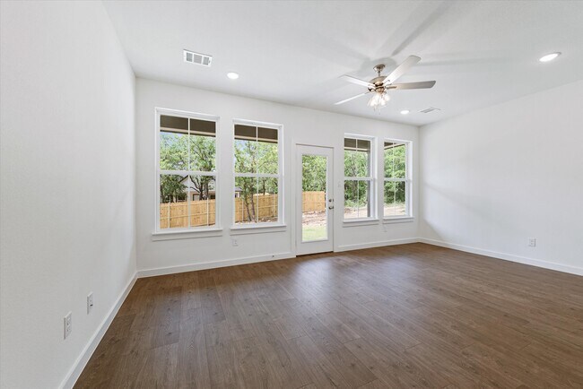 Building Photo - 1207 Chestnut Ct
