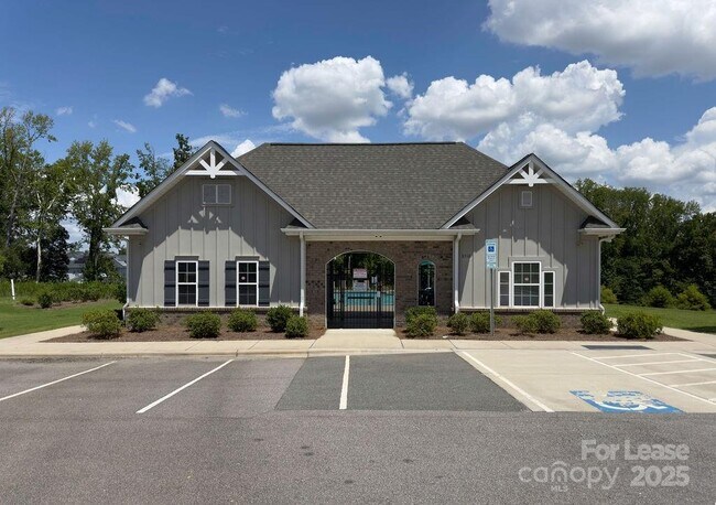 Building Photo - 6607 Wildbrook Dr