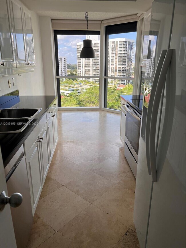 Building Photo - 21055 Yacht Club Dr