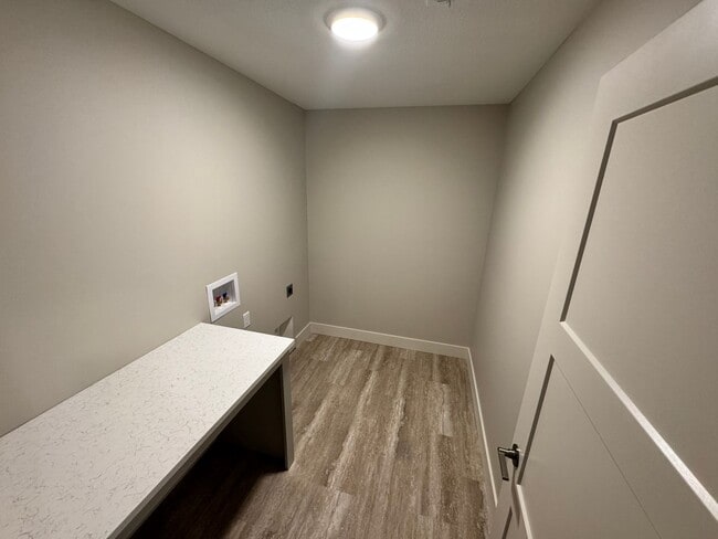 Building Photo - BRAND NEW 3-bedroom Duplex in Irvine Acres!