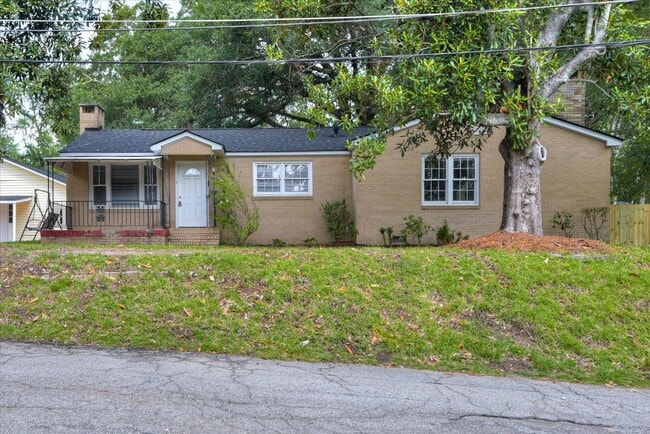 Primary Photo - 323 Sally Dr