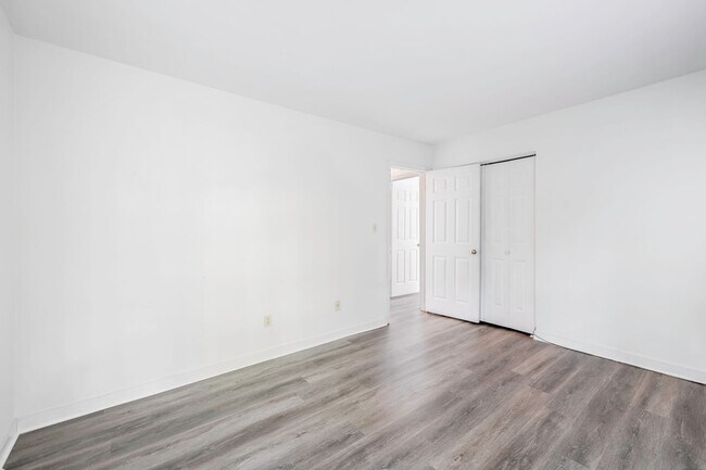 Building Photo - Great West End Two Bedroom Flat for rent