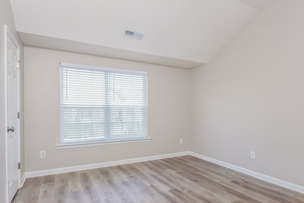 Building Photo - 1549 Pebble Ridge Dr