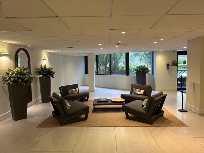 Building Photo - 540 Brickell Key Dr