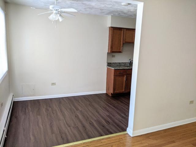 Building Photo - 2 bedroom in Evanston IL 60202