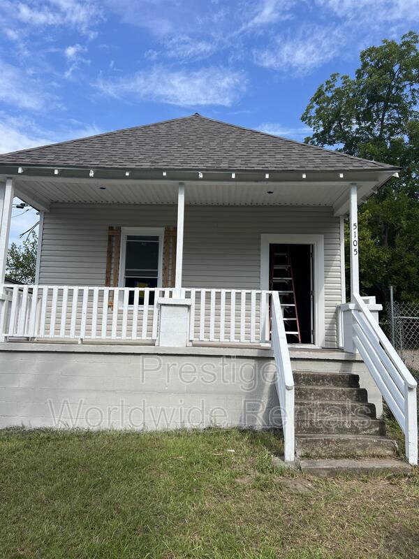 Building Photo - 5105 11th Ave