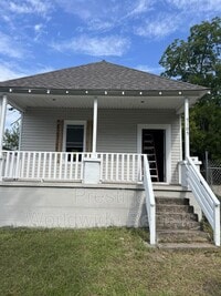 Building Photo - 5105 11th Ave