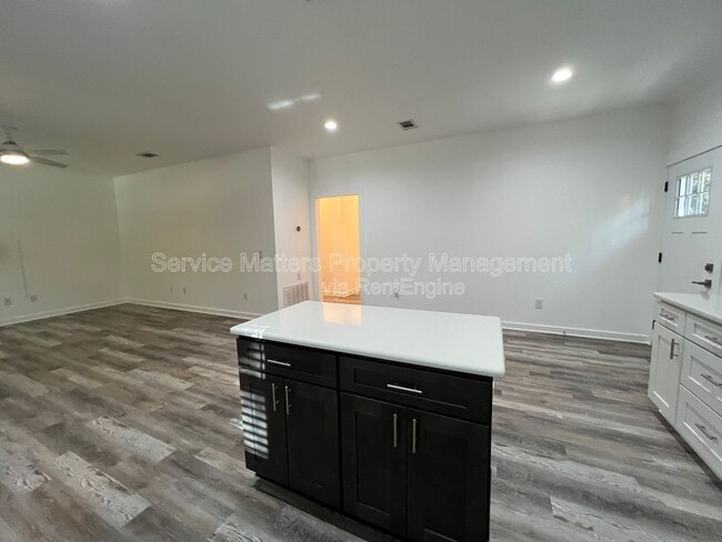 Building Photo - 6150 Franklin St