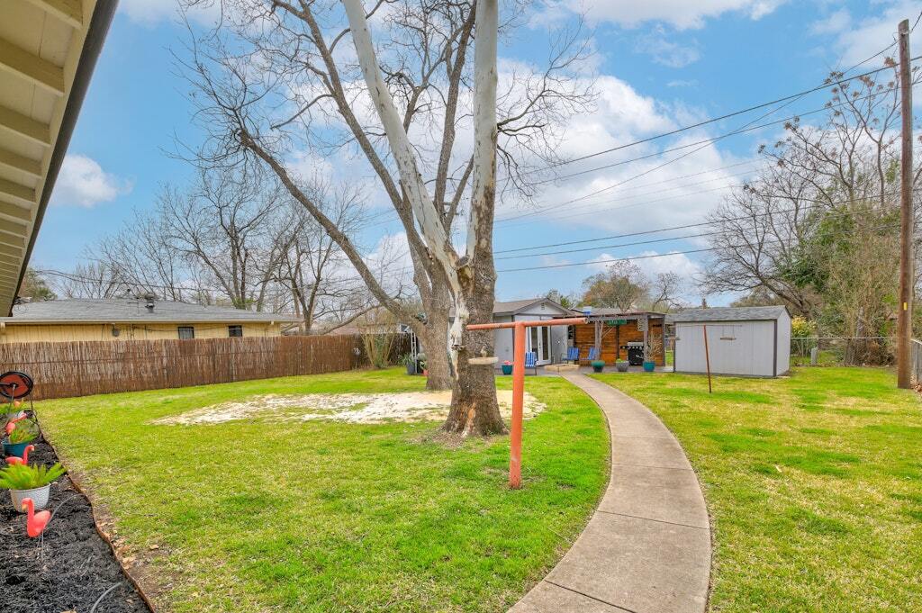 Building Photo - 6004 Libyan Dr