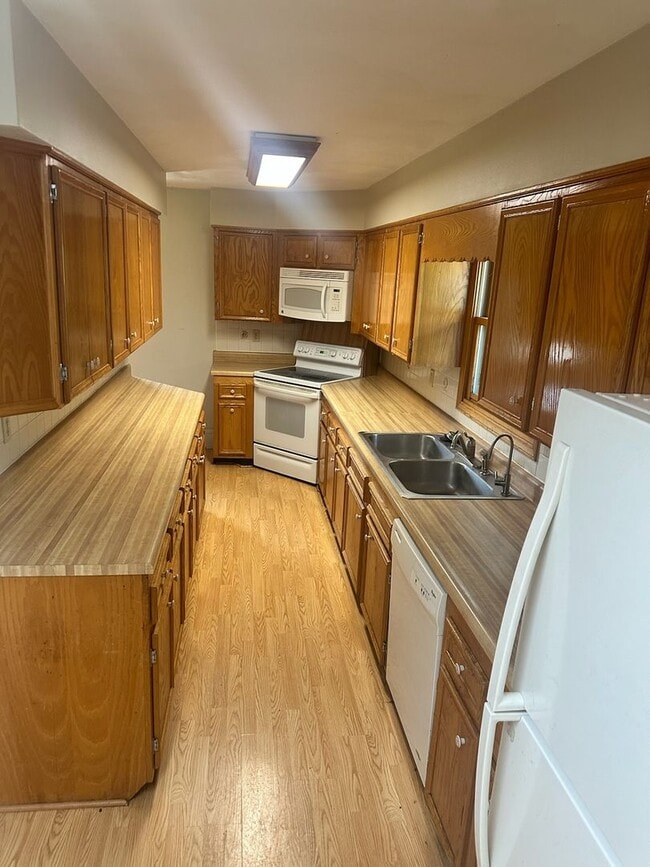 Building Photo - Spacious 3-Bedroom Home with Bonus Rooms in SoBoCo School District!