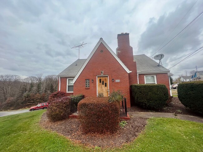 Building Photo - Hopewell - House Near 5-Points