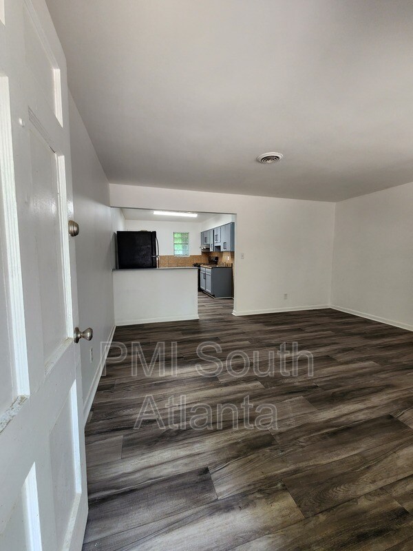 Building Photo - 6410 Raymond Terrace
