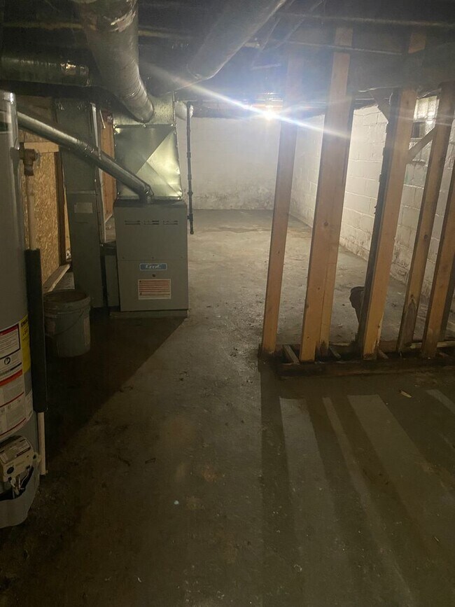 Building Photo - 608-610 Racine Avenue