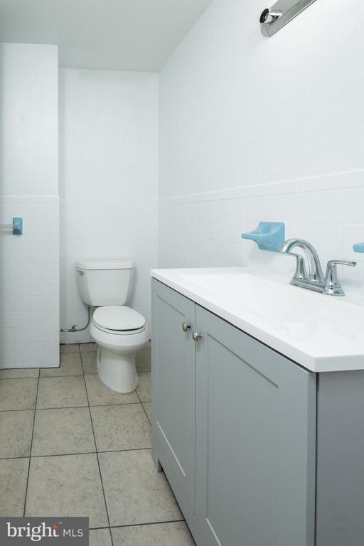 Building Photo - 633 N 3rd St