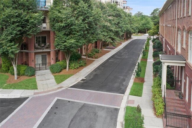 Building Photo - 900 River Vista Drive