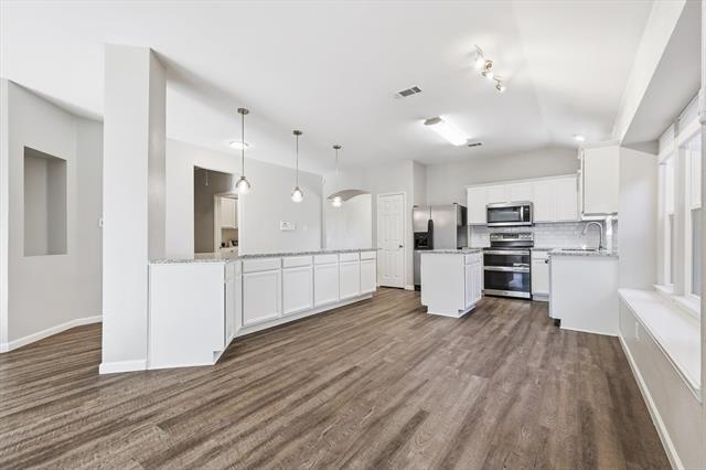 Building Photo - 7620 Waterside Pl