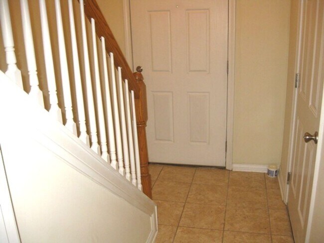 Building Photo - 1145 Appian Crossing Way