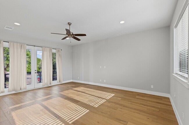 Building Photo - 2832 Wingate St