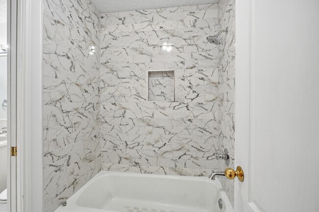 Building Photo - 4215 95th St