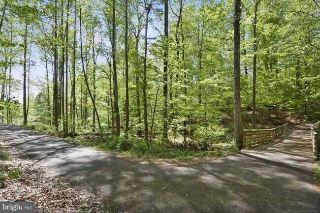 Building Photo - 13950 Estuary Dr