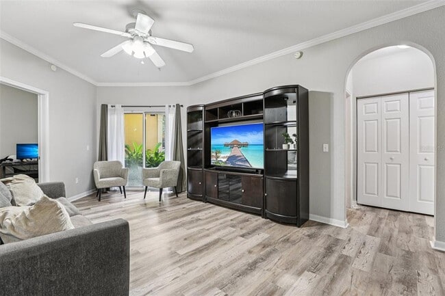 Building Photo - 860 N Orange Ave