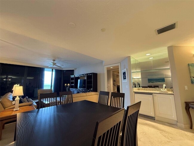 Building Photo - 800 Ocean Dr