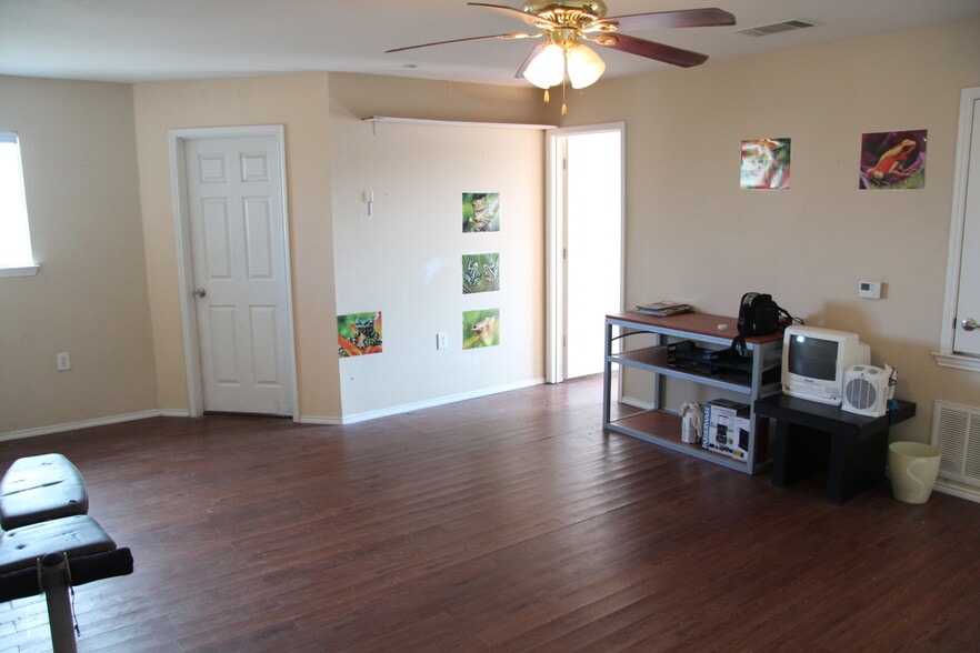 Primary Photo - 1504 Coriander Drive