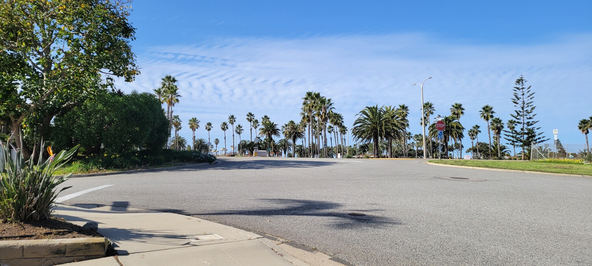 Park across the street access to beach - 4640 Eastbourne Bay