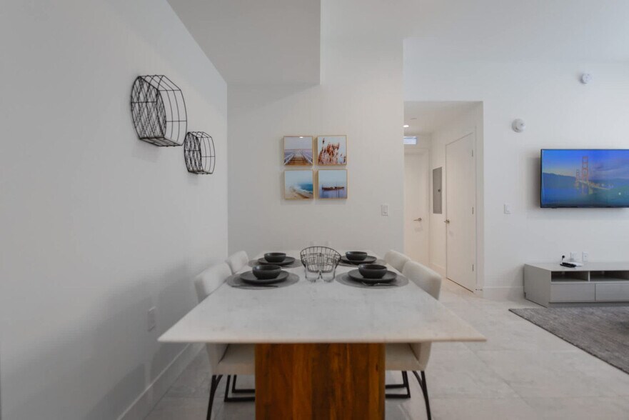 Building Photo - 239 SW 9th St