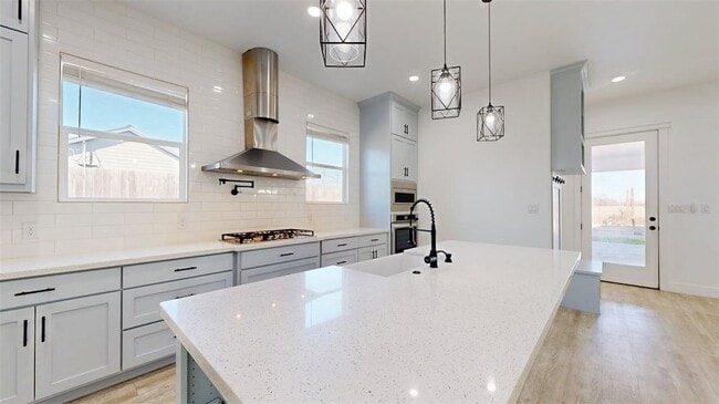 Building Photo - 4867 N Oakland Ln