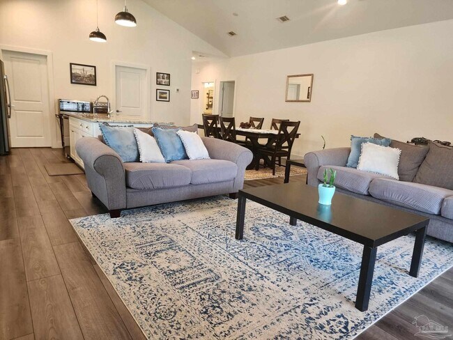 Building Photo - 1829 N 8th Ave