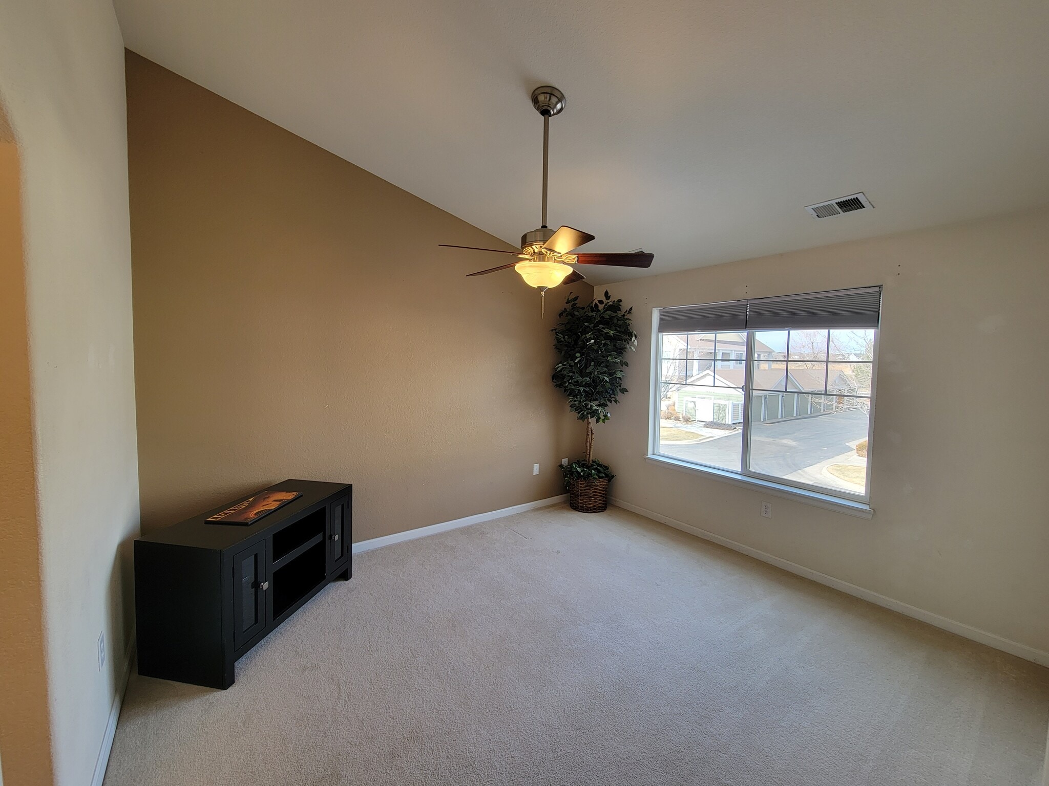 Building Photo - 4755 Hahns Peak Dr