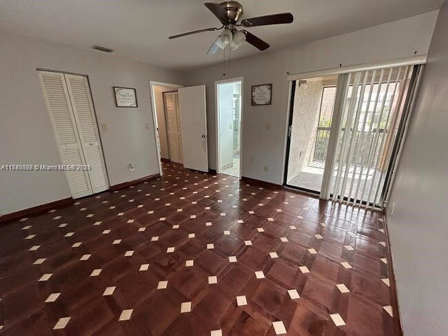 Building Photo - 2101 Bayberry Dr