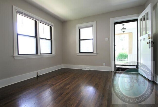 Building Photo - Beautiful 3 Bedroom / 1 Bath Home!