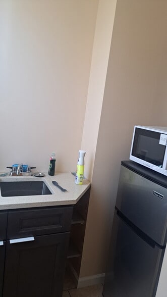 Building Photo - 342 N Fulton Ave