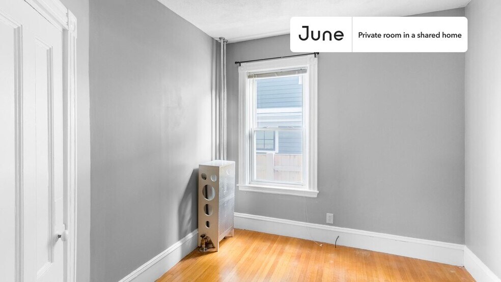 Building Photo - Room in Shared 5 bed/1 bath home