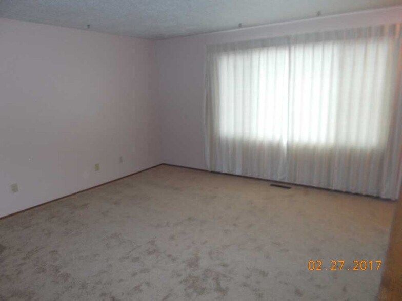 Building Photo - 12202 E 10th Ave